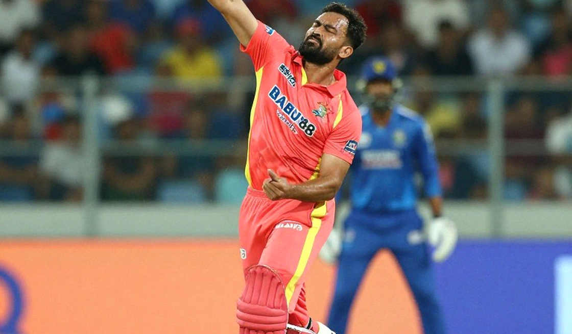 शारजाह की शाम, नाबी की खाली जगह और वह सीरीज़ जिसे स्कोरबोर्ड नहीं, स्क्वाड शीट समझाएगी